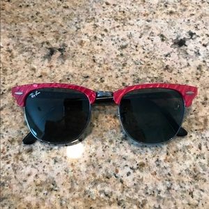 Red ray ban clubmaster